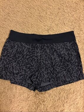 Athleta blue Patterned Women’s Workout Shorts
